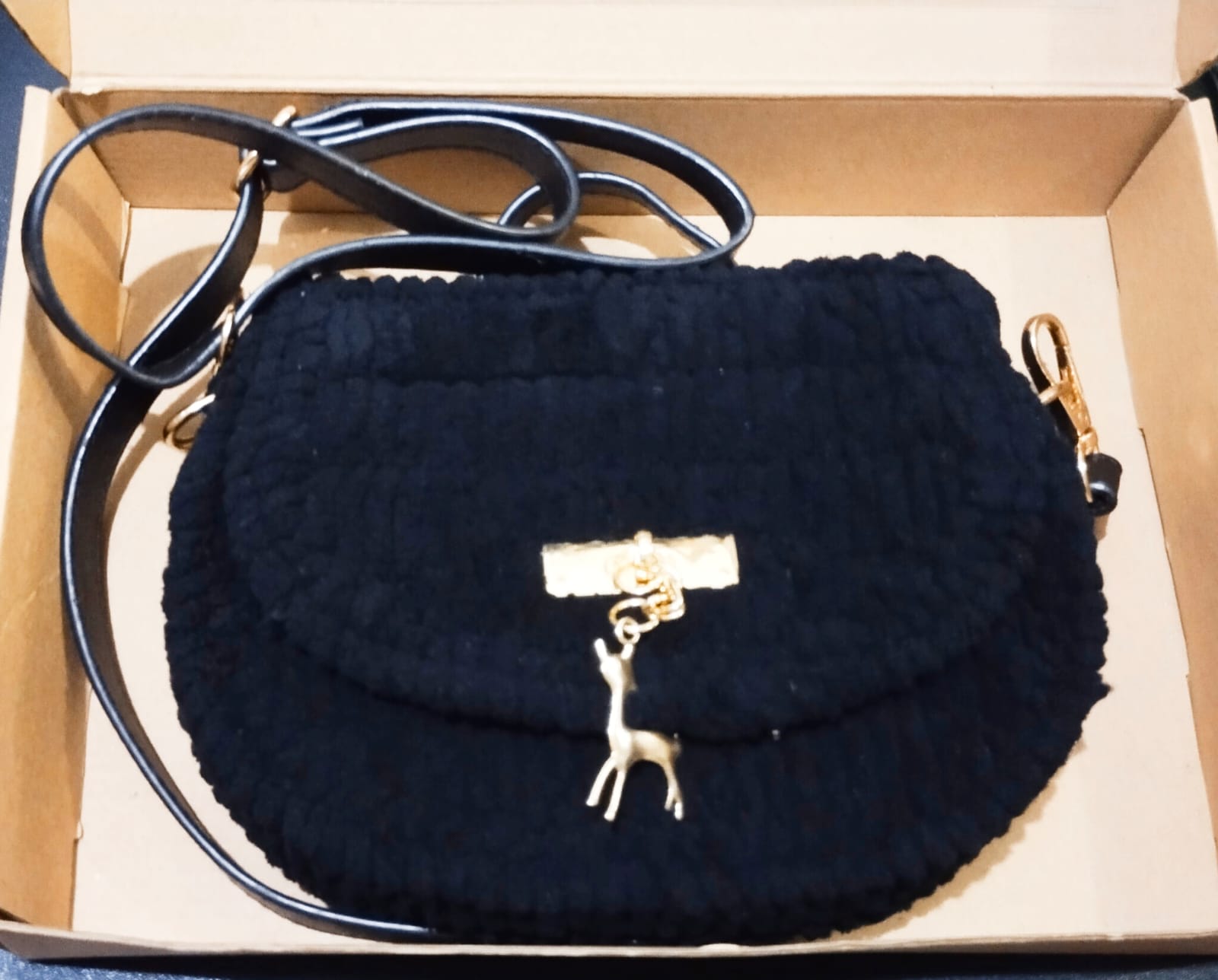 Tas Rajutan Tangan (Handmade)